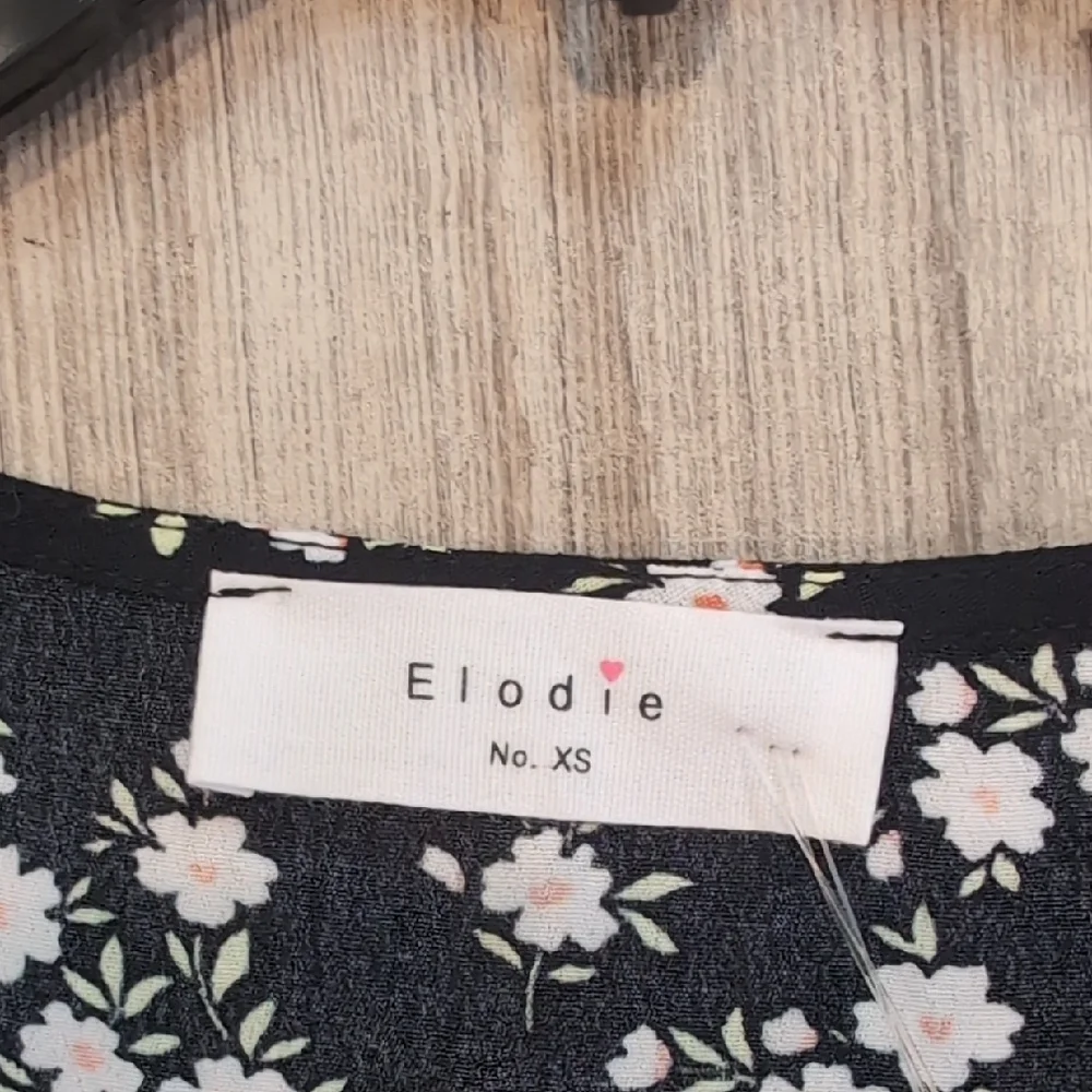 NEW Elodie Black and Floral Ruched Puff Sleeve Button Down Blouse